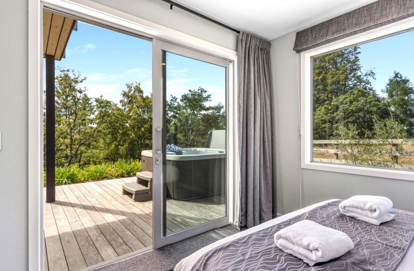 Вилла Hideaway At The Bay - Taupo. Экстерьер фото